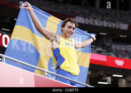 DUPLANTIS Armand (SWE) lauréat de la Médaille d'or lors des Jeux Olympiques Tokyo 2020, finale de la voûte polaire des hommes d'athlétisme le 3 août 2021 au Stade Olympique de Tokyo, Japon - photo Yuya Nagase / photo Kishimoto / DPPI Banque D'Images