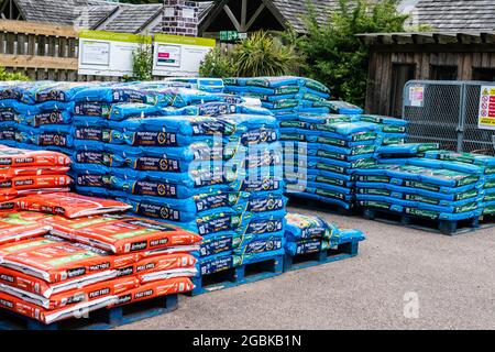 Sacs de compost à vendre Banque D'Images