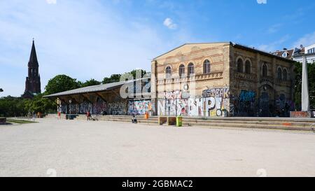 Berlin, Allemagne, 3 juin 2021, ancien bâtiment d'une station de fret dans le parc Görlitzer Banque D'Images