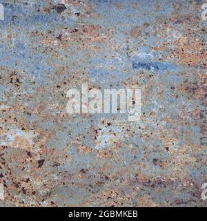 Vieux bleu clair peint gris rouille rustique rouille fer métal fond texture horizontale vieilli endommagé rayé peinture simple plaque de raccordement grundy Banque D'Images