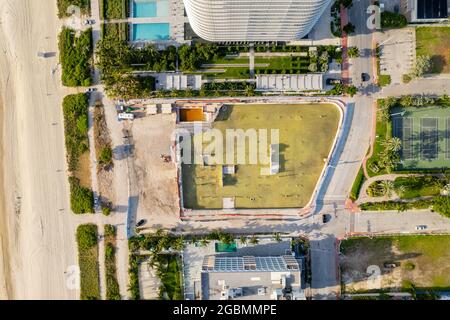 Surfside, FL USA - 31 juillet 2021: Site de l'ancien appartement sud des tours Champlain Surfside s'est débarrassé après l'effondrement Banque D'Images