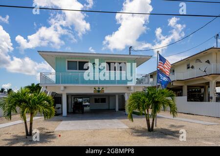 Key Largo, FL, USA - 1 août 2021: Style de maisons à Key Largo Florida Keys USA Banque D'Images