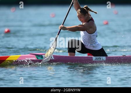 Tokio, Japon. 05 août 2021. Canoë : Jeux Olympiques, préliminaires, kayak simple, 200m, femmes, Demi-finale dans la voie navigable Sea Forest. Lisa Jahn d'Allemagne en action. Credit: Jan Woitas/dpa/Alay Live News Banque D'Images