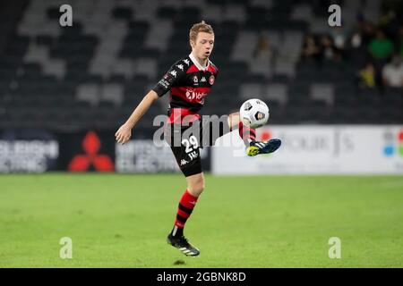 SYDNEY, AUSTRALIE - 15 MARS : Daniel Wilmering, de Western Sydney Wanderers, contrôle le ballon lors du match de football Hyundai A-League entre Western Sydney Wanderers FC et Wellington Phoenix le 15 mars 2021 au Bankwest Stadium de Sydney, en Australie. Credit: Damian Briggs/Speed Media/Alamy Live News Banque D'Images