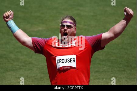 Tokyo, Japon. 05 août 2021. Le gagnant de la médaille d'or Ryan Crouser des États-Unis célèbre après son dernier tir dans la finale de la mise de l'Homme lors de la compétition Athletics lors des Jeux Olympiques d'été de Tokyo à Tokyo, au Japon, le jeudi 5 août 2021. Photo de Bob Strong/UPI. Crédit : UPI/Alay Live News Banque D'Images