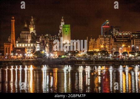 L'Albert Dock abrite et accueille de nombreuses formes d'affaires et d'attractions touristiques., crédit:John Fairclough / Avalon Banque D'Images