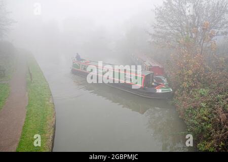 OPPS une bosse tôt le matin dans le remblai. Était-ce le coude ou le brouillard ?? C'est à Anderton, Cheshire., Credit:John Fairclough / Avalon Banque D'Images