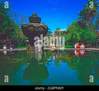 Fontaine à Mission San Juan Capistrano, Californie Banque D'Images
