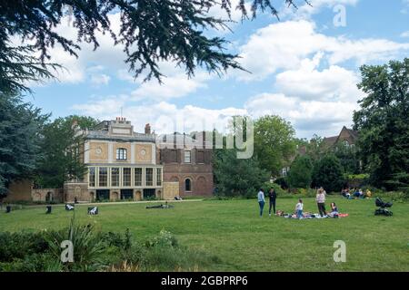 LONDRES- JUILLET 2019: Pizthanger Manor, une maison historique à Ealing, dans l'ouest de Londres - récemment rouverte comme une attraction locale avec galerie et terrain Banque D'Images