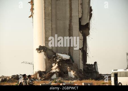 Beyrouth, Liban, le 4 août 2021. Le silo à céréales emblématique, détruit par le Blast de Beyrouth, à l'occasion de l'anniversaire d'une explosion, souvent décrit comme l'un des plus grands explosions non nucléaires de l'histoire. Banque D'Images