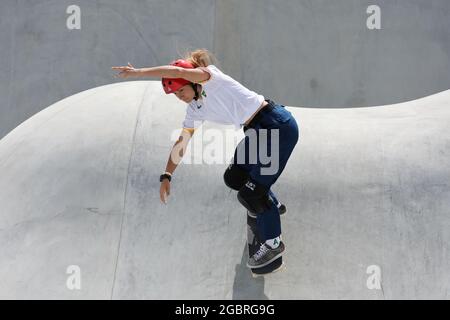 Tokyo, Japon. 4 août 2021. VARELLA Dora (BRA) Skateboarding : Parc des femmes - chaleur 1 pendant les Jeux Olympiques de Tokyo 2020 au Parc sportif urbain Ariake de Tokyo, Japon . Credit: Koji Aoki/AFLO SPORT/Alay Live News Banque D'Images