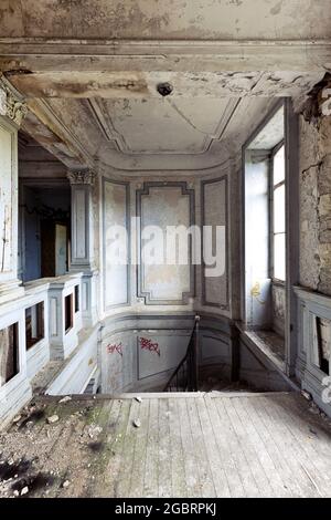 Exploration urbaine lieu perdu - Chambre dans un château abandonné Banque D'Images