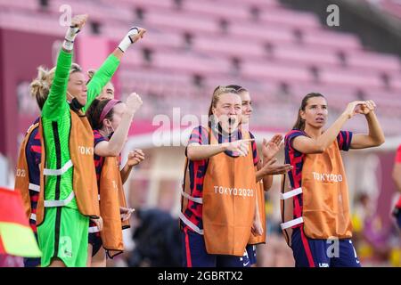 Kashima, Japon. 05 août 2021. Les joueurs des États-Unis (banc) célèbrent un but lors du match de Tokyo 2020 du tournoi de football olympique féminin entre l'Australie et les États-Unis au stade Ibaraki Kashima, à Kashima, au Japon. Crédit: SPP Sport presse photo. /Alamy Live News Banque D'Images