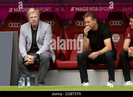 Muenchen, ALLIANZARENA, Allemagne. 31 juillet 2021. Scepticisme . Oliver KAHN, PDG de FCB-AG et Julian NAGELSMANN (r.), entraîneur de Bayern. Football, FC Bayern Munich (M) - SSC Napoli (NEA), match préparatoire pour la saison 2021-2022, le 31 juillet 2021 à Muenchen, ALLIANZARENA, Allemagne. Droits de l'image: € crédit: dpa/Alamy Live News Banque D'Images