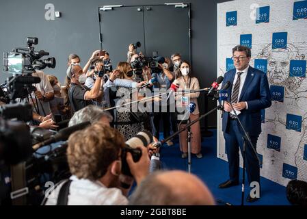 Trieste, Italie. 05 août 2021. Conférence de presse de la ministre Giancarlo Giorgetti après la réunion ministérielle transformation numérique pour la reprise de l'économie, présidée par le sous-secrétaire Anna Ascani du jour 5 août 2021 au Centre de congrès de Trieste. (Photo de Claudia Calderone/Pacific Press) crédit: Pacific Press Media production Corp./Alay Live News Banque D'Images