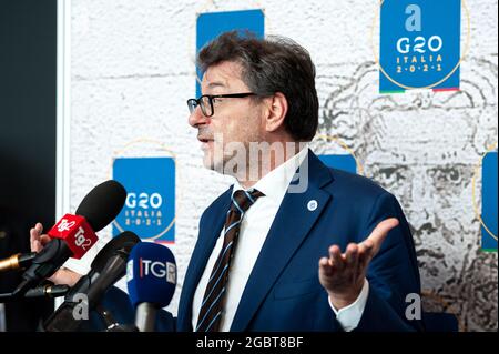 Trieste, Italie. 05 août 2021. Conférence de presse de la ministre Giancarlo Giorgetti après la réunion ministérielle transformation numérique pour la reprise de l'économie, présidée par le sous-secrétaire Anna Ascani du jour 5 août 2021 au Centre de congrès de Trieste. (Photo de Claudia Calderone/Pacific Press) crédit: Pacific Press Media production Corp./Alay Live News Banque D'Images