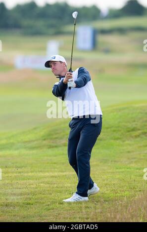 En Écosse, Calum Hill joue son deuxième le 15e jour de l’Open de héros au parcours de golf Fairmont St Andrews, à St Andrews. Date de la photo : jeudi 5 août 2021. Banque D'Images