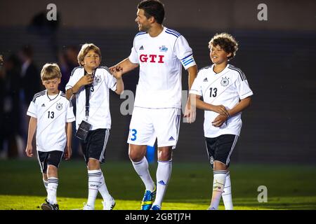 ARCHIVFOTO : ex Fussballafi, DFB Kapitaen Michael BALLACK, Kinder Louis, Jordi, Emilio Ballack Abschiedsspiel Michael BALLACK, Team Ballack & Friends35 Ciao Capitano Event Spiel Ballack & Friends gegen eine Weltauswahl Fussball Star, ehemalspiel BALLAK, Michael BALLAAMY BALLAATZ, 05.06.2013 News / Michael Kapaten, Peter Kapiten, Kiel BALLAAMY BALLAAMY @ Leipzig Banque D'Images