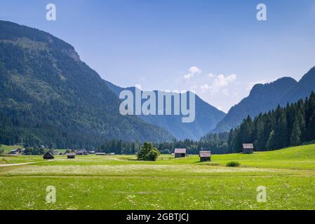 Le paysage autour de Gosausee, un beau lac avec des montagnes à Salzkammergut, Autriche. Banque D'Images