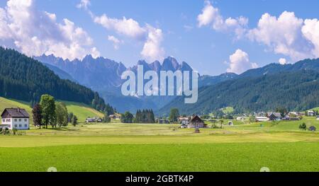 Le paysage autour de Gosausee, un beau lac avec des montagnes à Salzkammergut, Autriche. Banque D'Images