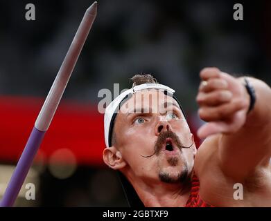 (210805) -- TOKYO, le 5 août 2021 (Xinhua) -- Adam Sebastian Helcelet de la République tchèque participe à la course du Décathlon masculin Javelin aux Jeux Olympiques de Tokyo 2020 à Tokyo, au Japon, le 5 août 2021. (Xinhua/Wang Lili) Banque D'Images