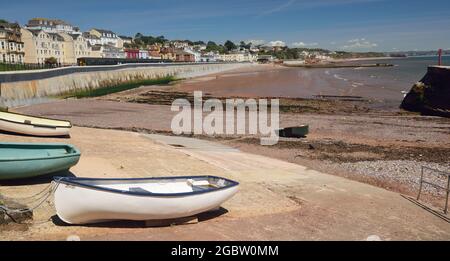 Boat Cove, Dawlish à marée basse montrant le nouveau sentier côtier entre ici et la gare. (Voir remarque). Banque D'Images