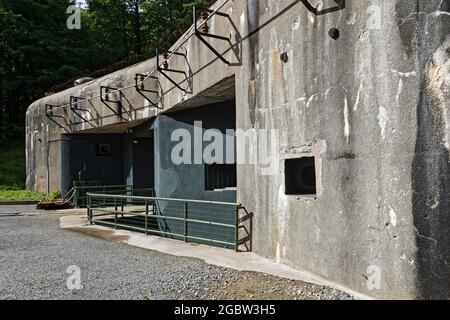HUNSPACH, FRANCE, 24 juin 2021 : l'entrée principale de l'Ouvrace Schoenenbourg aujourd'hui. Le fort, une fortification de la ligne Maginot, est le plus grand ouvert à Banque D'Images