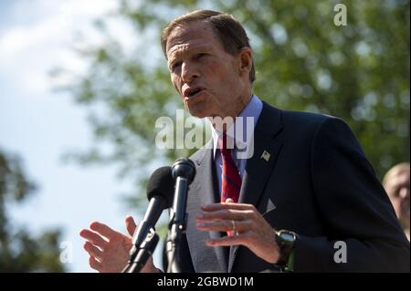 Washington, États-Unis. 05 août 2021. Le sénateur Richard Blumenthal, D-conn., prend la parole lors d'une conférence de presse sur le Transparency Act de 9/11, une enquête bipartisane visant à renforcer la transparence des enquêtes fédérales de 9/11 au Capitole des États-Unis à Washington, DC., le jeudi 5 août 2021. L'enquête actuelle contient des documents secrets qui pourraient relier des responsables saoudiens à 9/11 pirates de l'air. Photo de Bonnie Cash/UPI. . Crédit : UPI/Alay Live News Banque D'Images