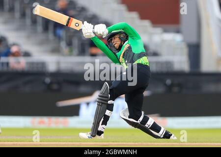 Manchester, Royaume-Uni. 05 août 2021. Sophia Dunkley batting pour le sud de Brave à Manchester, Royaume-Uni le 8/5/2021. (Photo de Conor Molloy/News Images/Sipa USA) crédit: SIPA USA/Alay Live News Banque D'Images