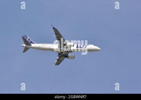 LOT Polish Airlines (porte-drapeau de la Pologne), Embraer E190STD Banque D'Images