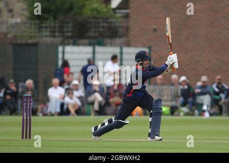 NEWCASTLE UPON TYNE, ROYAUME-UNI. 5 AOÛT Rob Jones de Lancashire chauves-souris lors du match de la coupe d'une journée du Royal London entre le Durham County Cricket Club et le Lancashire à Roseworth Terrace, Newcastle upon Tyne, le jeudi 5 août 2021. (Crédit : will Matthews | MI News) Banque D'Images