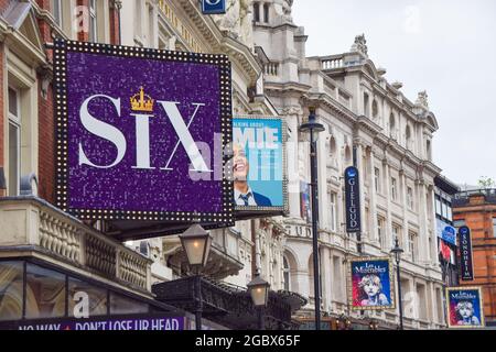 Londres, UK.17th juin 2021. Théâtres sur Shaftesbury Avenue, West End, vue de jour. Crédit : Vuk Valcic/Alamy Banque D'Images
