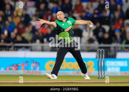 Manchester, Royaume-Uni. 05 août 2021. Bowling Jake Lintott pour le Sud de Brave à Manchester, Royaume-Uni, le 8/5/2021. (Photo de Conor Molloy/News Images/Sipa USA) crédit: SIPA USA/Alay Live News Banque D'Images