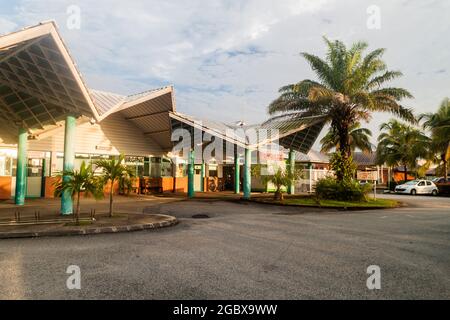 KOUROU, GUYANE FRANÇAISE - 2 AOÛT 2015: Centre médical (CMCK - Centre médico-chirurgical Kourou) à Kourou, Guyane française. Banque D'Images