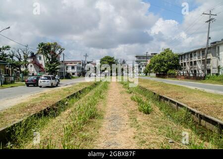 GEORGETOWN, GUYANA - 10 AOÛT 2015 : vue sur une rue à Georgetown, capitale du Guyana Banque D'Images