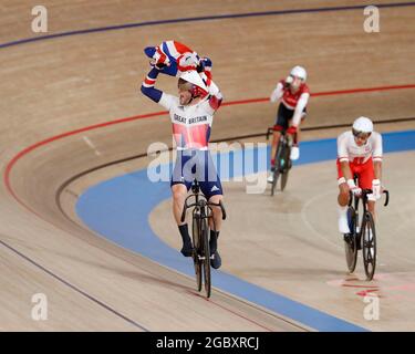 Tokyo, Kanto, Japon. 5 août 2021. Matthew Walls (GBR) célèbre après avoir remporté l'or dans l'omnium masculin lors des Jeux Olympiques d'été de Tokyo 2020 au Vélodrome d'Izu. (Credit image: © David McIntyre/ZUMA Press Wire) Credit: ZUMA Press, Inc./Alamy Live News Banque D'Images