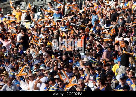 SYDNEY, AUSTRALIE - 05 AVRIL : les fans du match de quatre NRL entre les Wêtes Tigers et les Parramatta Eels au stade Australia le 05 avril 2021 à Sydney, Australie. Credit: Pete Dovgan/Speed Media/Alay Live News Banque D'Images