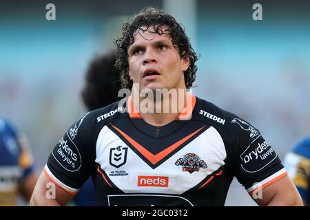 SYDNEY, AUSTRALIE - AVRIL 05 : James Roberts des Tigers a été déçu lors du match de la quatrième manche de la NRL entre les Tigres de Wêtes et les anguilles de Parramatta au Stadium Australia le 05 avril 2021 à Sydney, en Australie. Credit: Pete Dovgan/Speed Media/Alay Live News Banque D'Images