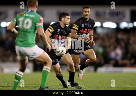 SYDNEY, AUSTRALIE - 09 AVRIL : Nathan Cleary des Panthers lors du match des cinq tours de la NRL entre les Panthers Penrith et les Raiders de Canberra au stade BlueBet, le 09 avril 2021 à Sydney, en Australie. Crédit : Kevin Manning/Speed Media/Alay Live News Banque D'Images