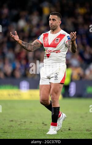 SYDNEY, AUSTRALIE - 11 AVRIL : Paul Vaughan, des Dragons, appelle la foule lors du match des cinq NRL entre les Parramatta Eels et les St George Illawarra Dragons au Bankwest Stadium, le 11 avril 2021 à Sydney, en Australie. Crédit : Steven Markham/Speed Media/Alay Live News Banque D'Images