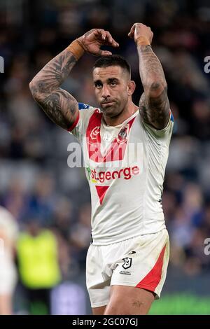 SYDNEY, AUSTRALIE - 11 AVRIL : Paul Vaughan, des Dragons, appelle la foule lors du match des cinq NRL entre les Parramatta Eels et les St George Illawarra Dragons au Bankwest Stadium, le 11 avril 2021 à Sydney, en Australie. Crédit : Steven Markham/Speed Media/Alay Live News Banque D'Images