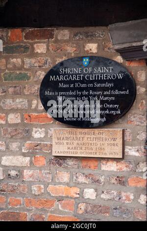 Plaque désignant le sanctuaire de Mary Clitherow dans Little Shambles - York, Royaume-Uni Banque D'Images