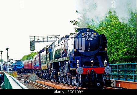 Merchant Navy Class No 35018 British India Line quittant York, Scarborough Spa Express, Angleterre, 5 août 2021 Banque D'Images