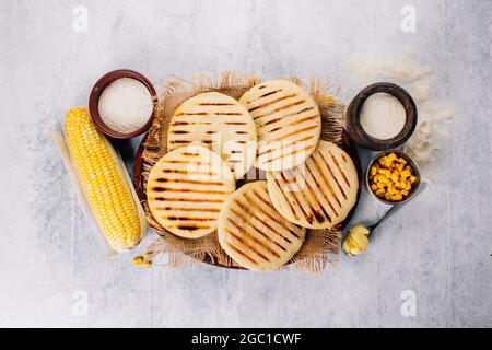 Top view of arepas made with corn flour, Latin American food concept Banque D'Images