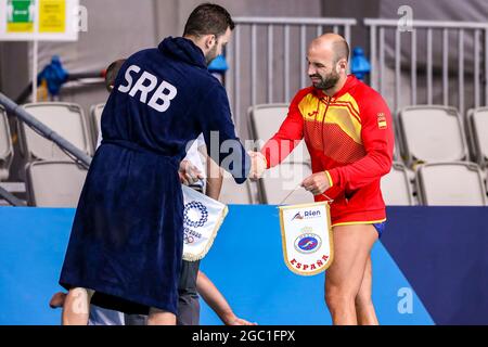 TOKYO, JAPON - AOÛT 6 : Filip Filipovic de Serbie, Felipe Perrone d'Espagne pendant le demi-finale masculin du tournoi de water-polo olympique de Tokyo 2020 entre la Serbie et l'Espagne au centre de water-polo de Tatsumi le 6 août 2021 à Tokyo, Japon (photo de Marcel ter Bals/Orange Pictures) Banque D'Images