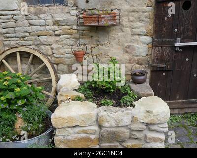 Cour idyllique en été Banque D'Images
