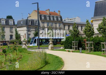 Paris, moderne Straßenbahn porte de Choisy-Orly, Linie T9 // Paris, tramway moderne porte de Choisy-Orly, ligne T9 Banque D'Images