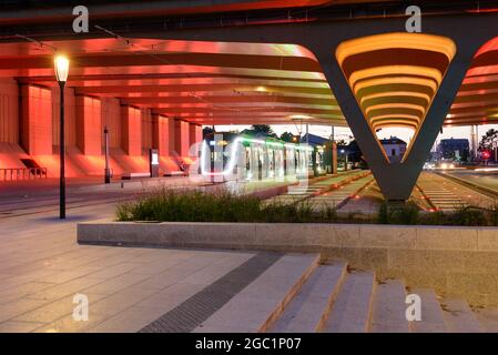 Paris, moderne Straßenbahn porte de Choisy-Orly, Linie T9, trois communes // Paris, tramway moderne porte de Choisy-Orly, ligne T9, trois communes Banque D'Images