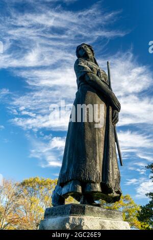 La statue d'Évangéline à l'église Memorial du lieu historique national Grand-pré, Wolfville, Nouvelle-Écosse, Canada. Banque D'Images