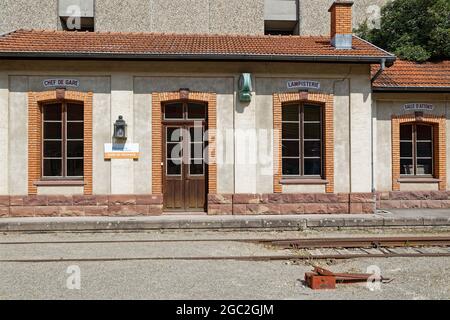 MULHOUSE, FRANCE, 26 juin 2021 : la Cité du train, anciennement Musée du chemin de fer français, est le plus grand musée ferroviaire d'Europe, avec m Banque D'Images